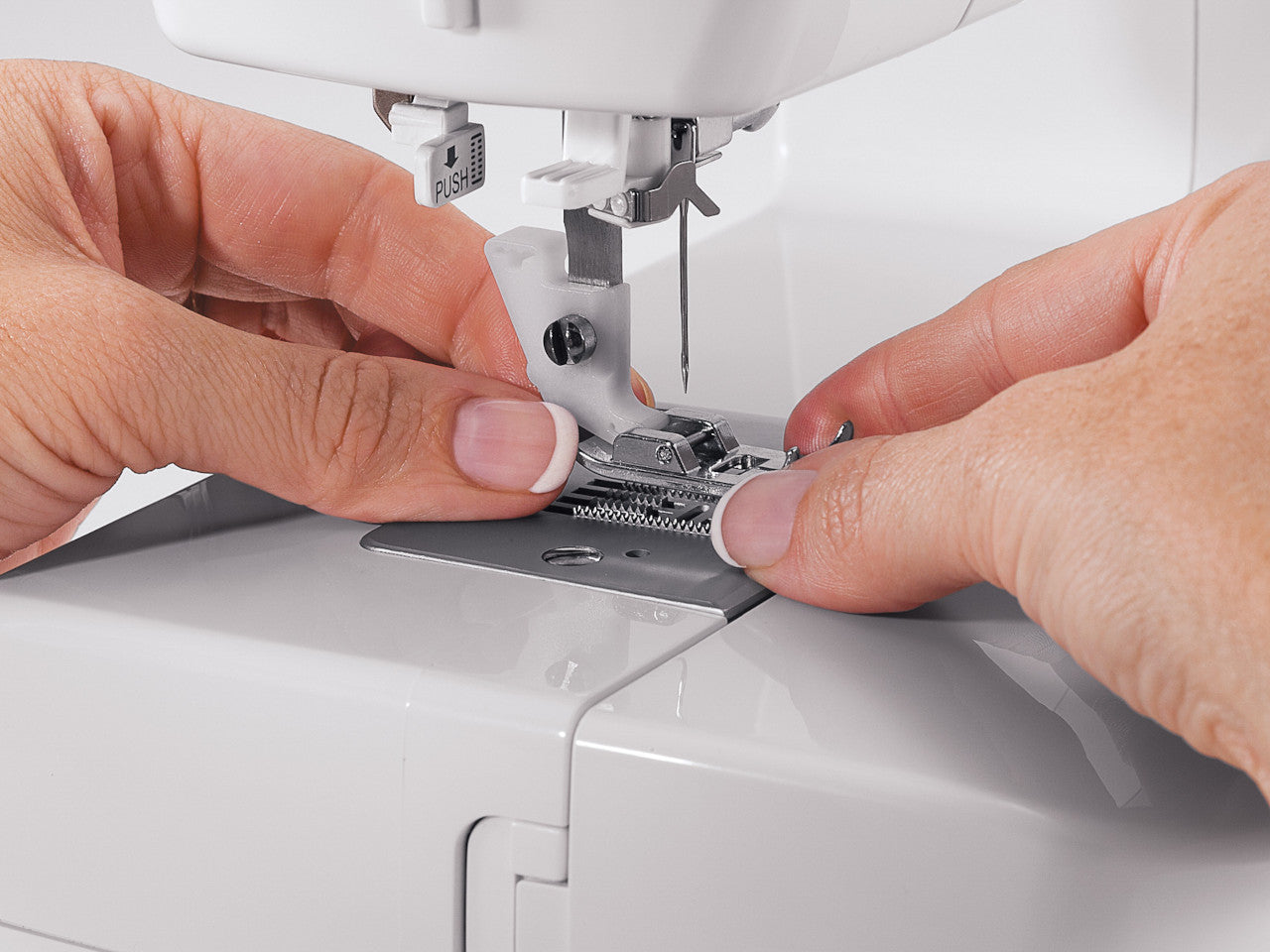 3232-snap-presserfeet-2-singer-sewing-machines