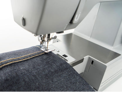 HD6335M-singer-heavy-duty-machine-for-denim-sewing-denim
